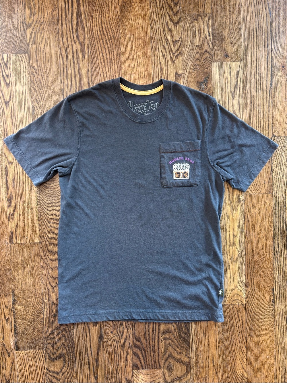 Howler Brothers Gray Graphic Pocket Tee | Men’s Small